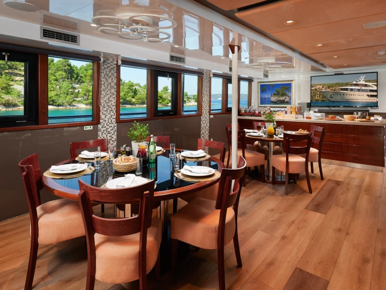 Noleggiare una  Motoryacht Queen Eleganza a Spalato