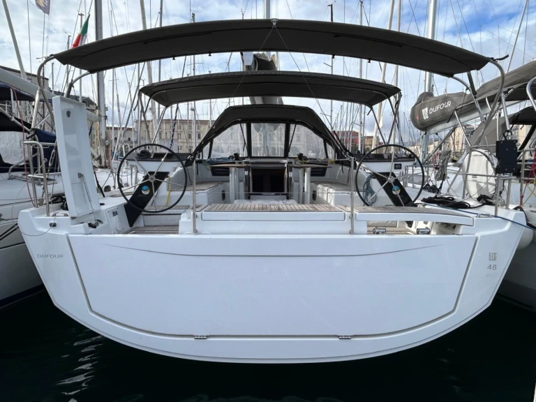 Noleggiare una Dufour Dufour 48 a Furnari