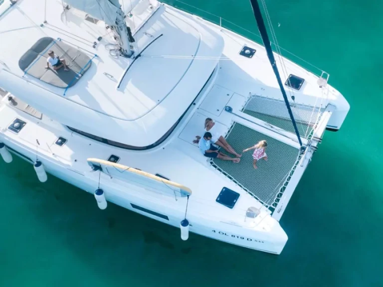 Noleggio Catamarano con o senza skipper Lagoon a San Teodoro