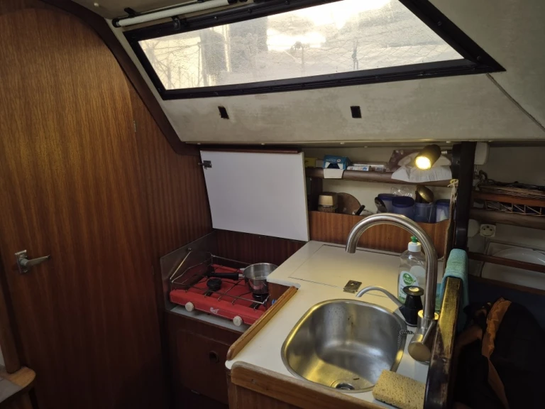 Noleggio Barca a vela Jeanneau con patente nautica