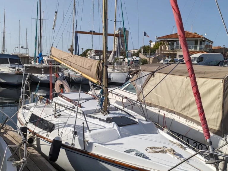 Noleggiare una Edel Edel 4 a Port-Saint-Louis-du-Rhône