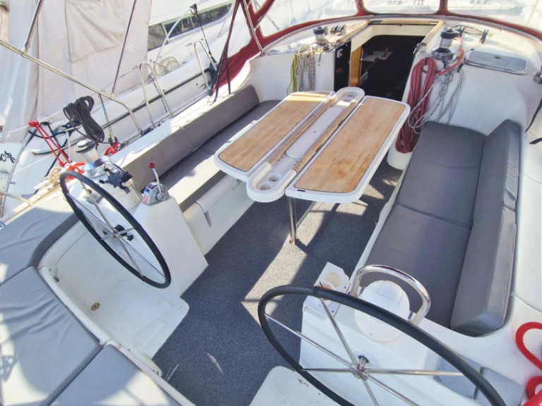 Noleggiare una Bénéteau Oceanis 473 a Kallithea