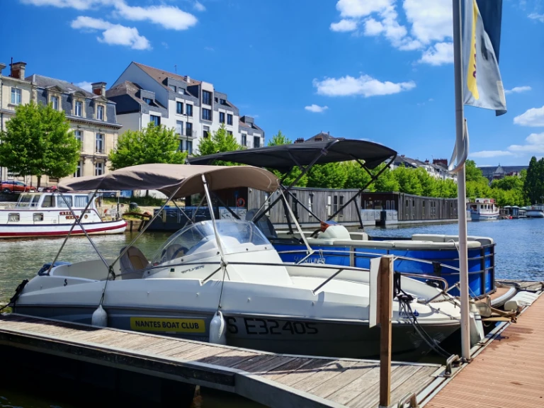 Noleggio Barca a motore Bénéteau con patente nautica