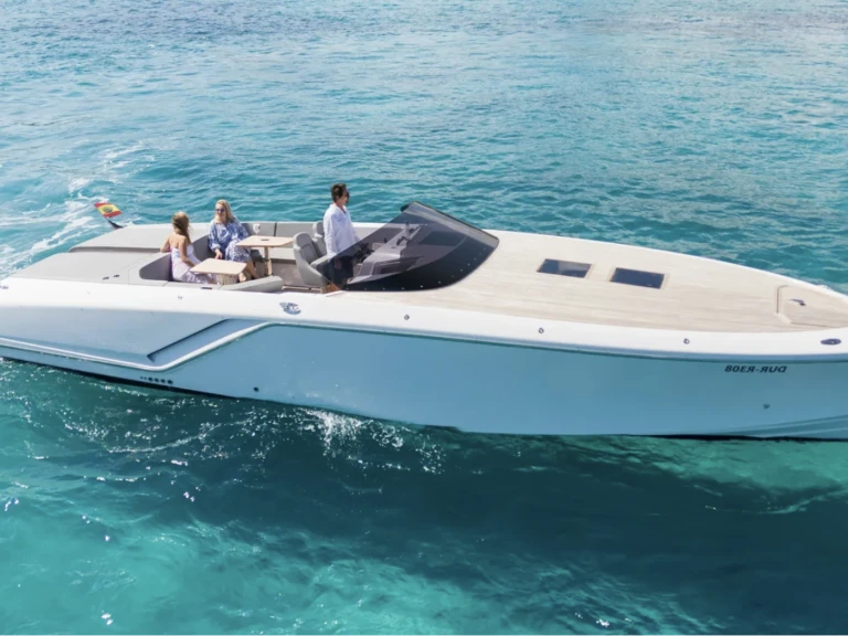 Noleggiare una Frausher Ghost a Santa Eulària des Riu