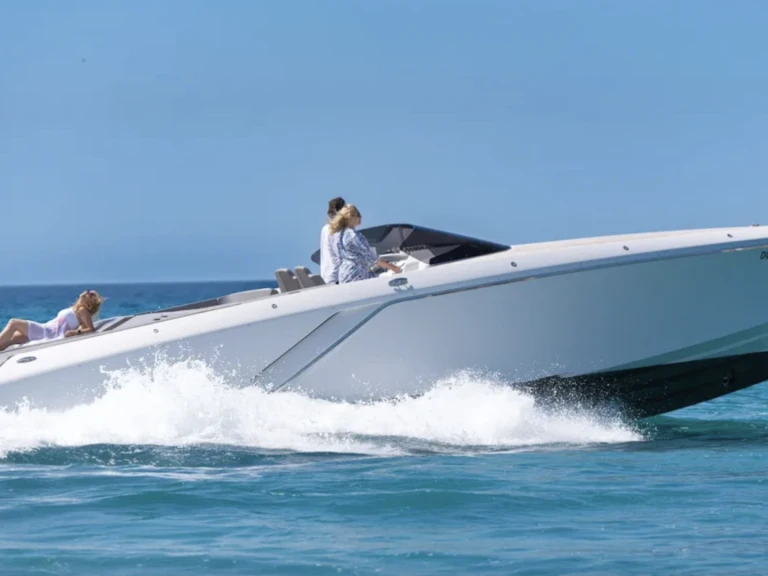 Noleggiare una Frausher Ghost a Santa Eulària des Riu