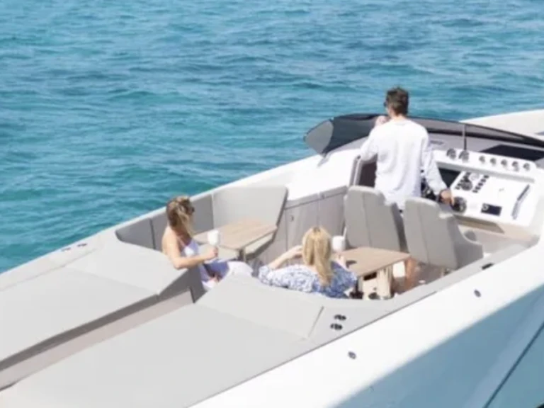 Noleggio barche Frausher Ghost a Santa Eulària des Riu su Samboat