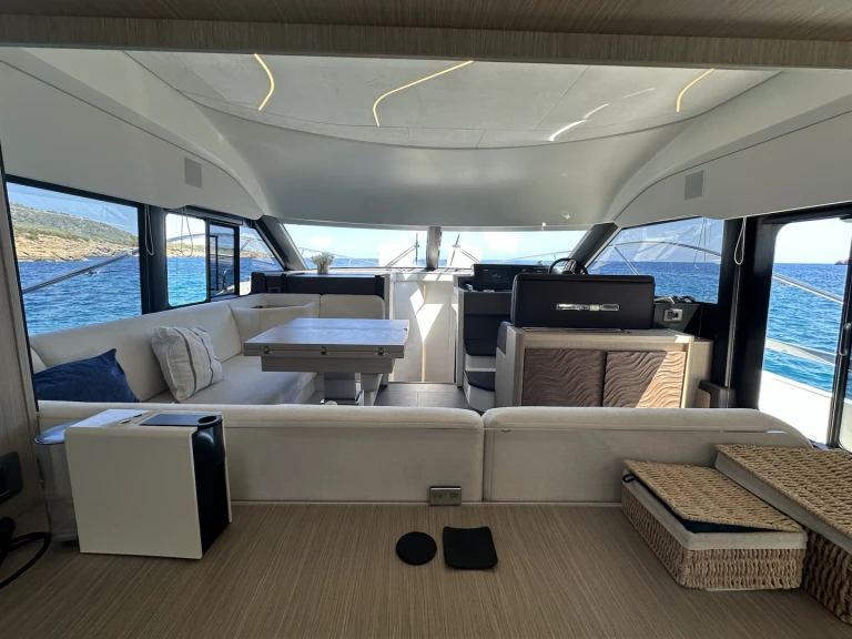 Noleggio Barca a motore a Santa Eulària des Riu – Prestige Yachts F49