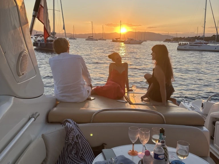 Noleggio a Cannes – Cranchi Endurance 41 su SamBoat