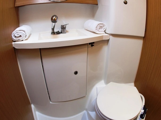 Noleggio barche Jeanneau Sun Odyssey 42i a Néa Péramos su Samboat