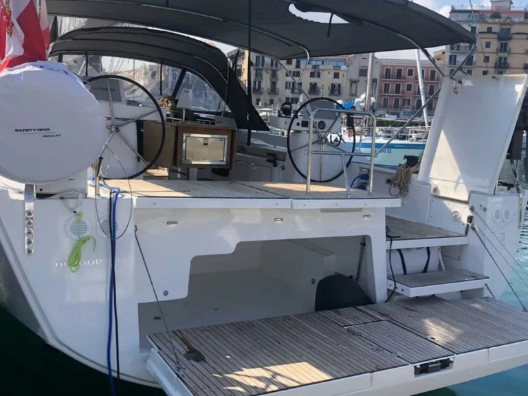 Noleggio Barca a vela Dufour con patente nautica