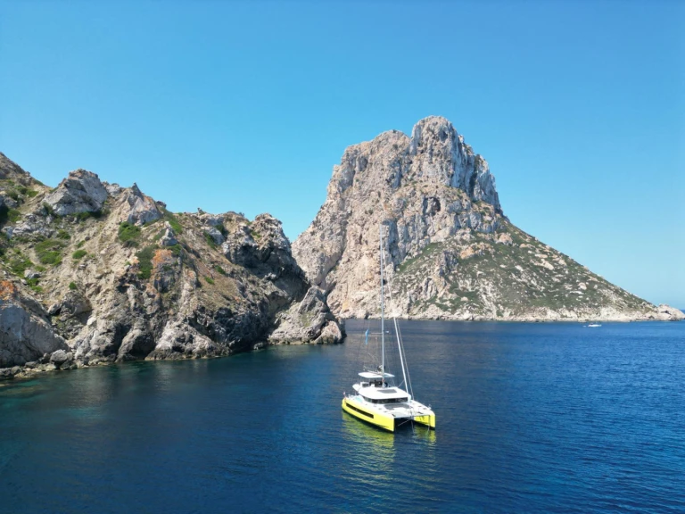 Noleggio Catamarano a Santa Eulària des Riu – Lagoon Lagoon 55 (NEW 2025) + crew / 8 guests