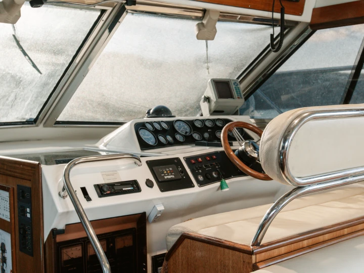 Noleggio barche Fairline Phantom 42 a Cala en Bosch su Samboat