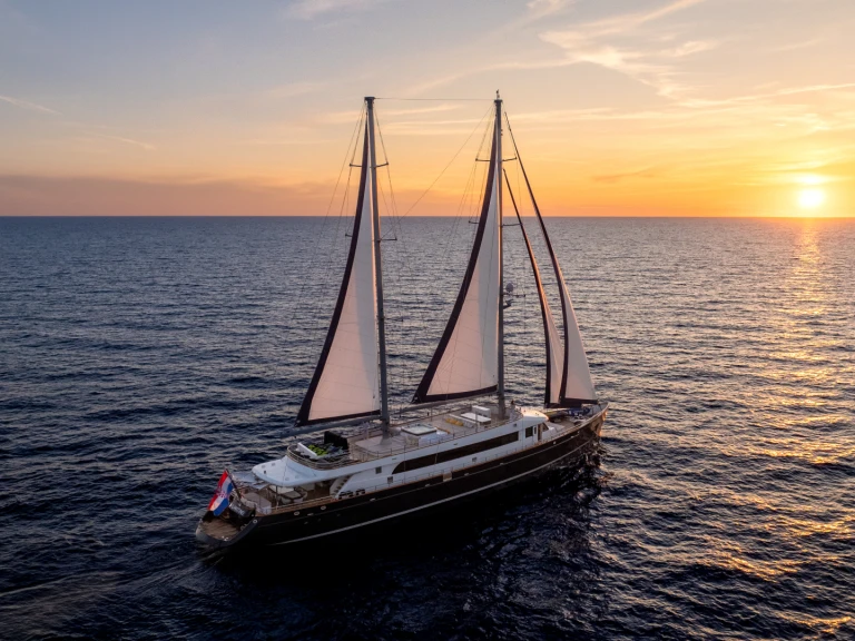 Noleggio Barca a vela  con patente nautica