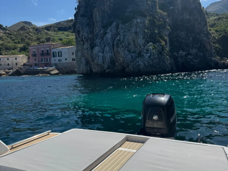 Almar 911s da affittare a  Catania