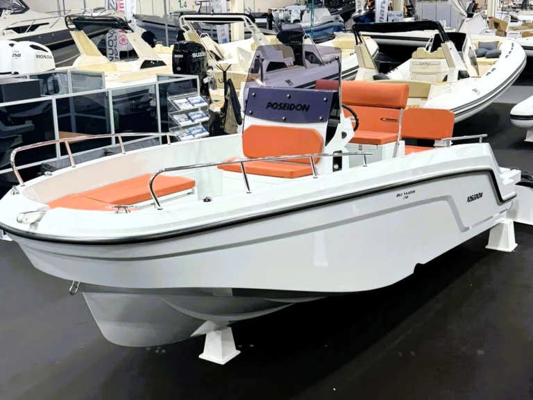 Noleggio barche Zante economico Blu Water 210