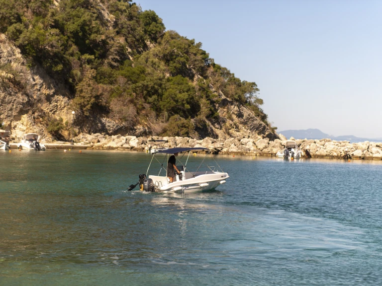 Noleggio barche Aríllas economico Nireus 465