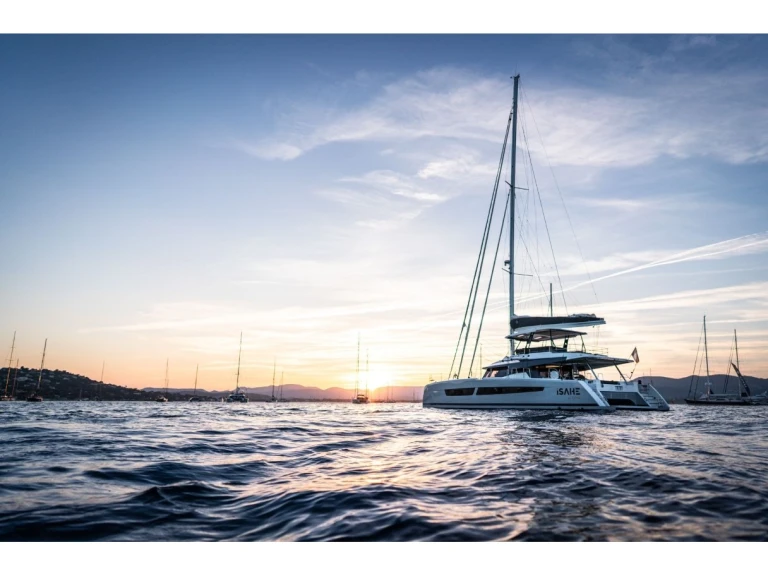 Noleggio Catamarano Fountaine Pajot con patente nautica