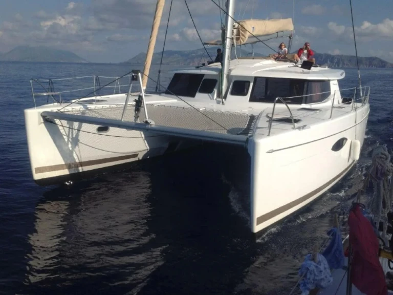 Noleggio a Cogolin – Fountaine Pajot Helia 44 su SamBoat