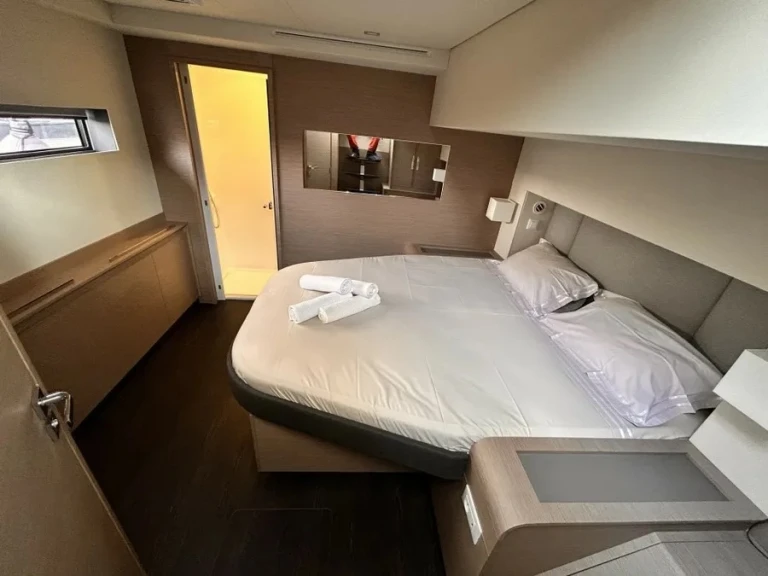 Noleggio Catamarano Fountaine Pajot con patente nautica