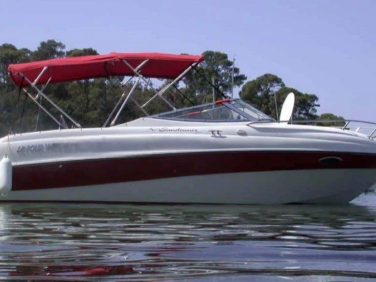 Four Winns Sundowner 225 da affittare a  Hyères