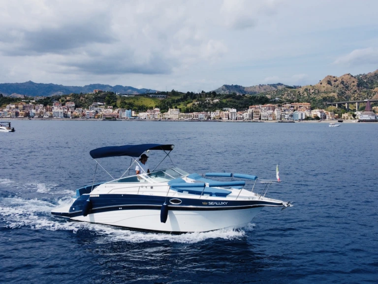 Noleggio barche Celebrity 245 Sport Cruiser a Giardini-Naxos su Samboat