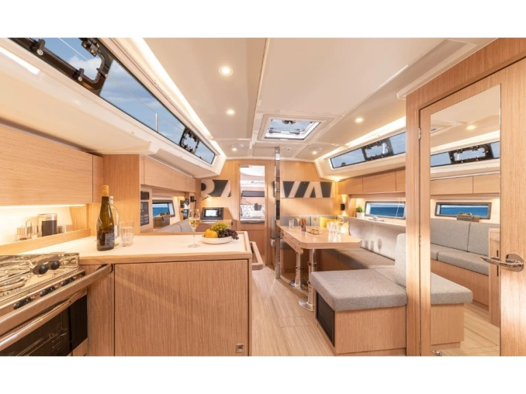 Noleggio a Néa Péramos – Bavaria Bavaria C38 su SamBoat