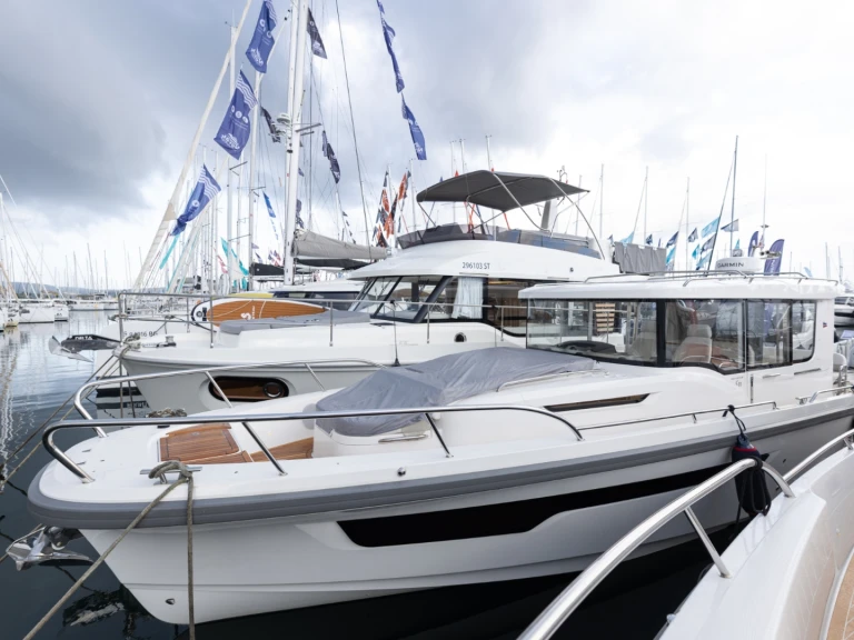 Nimbus Nimbus Commuter C11 da affittare a  Spalato