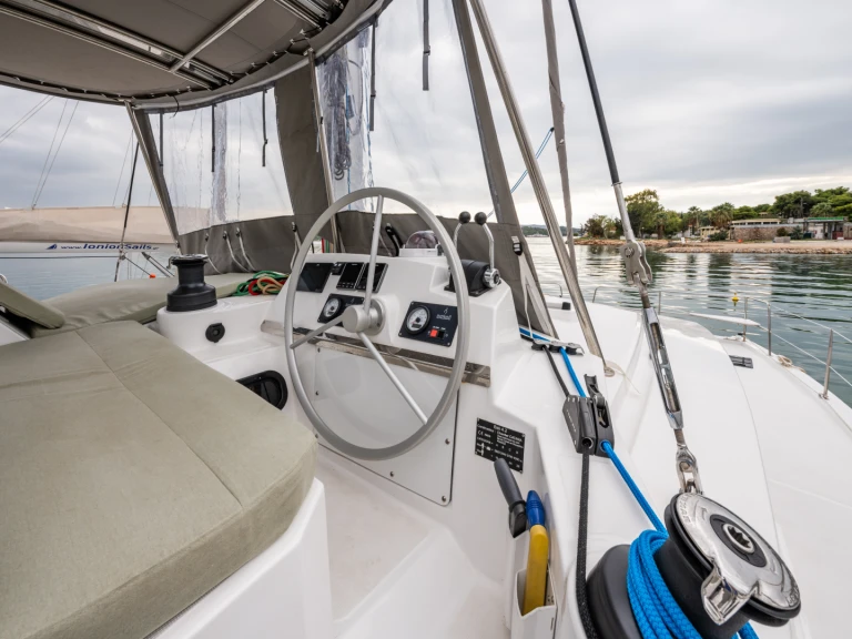 Noleggio Catamarano a Néa Péramos – Bali Bali 4.2