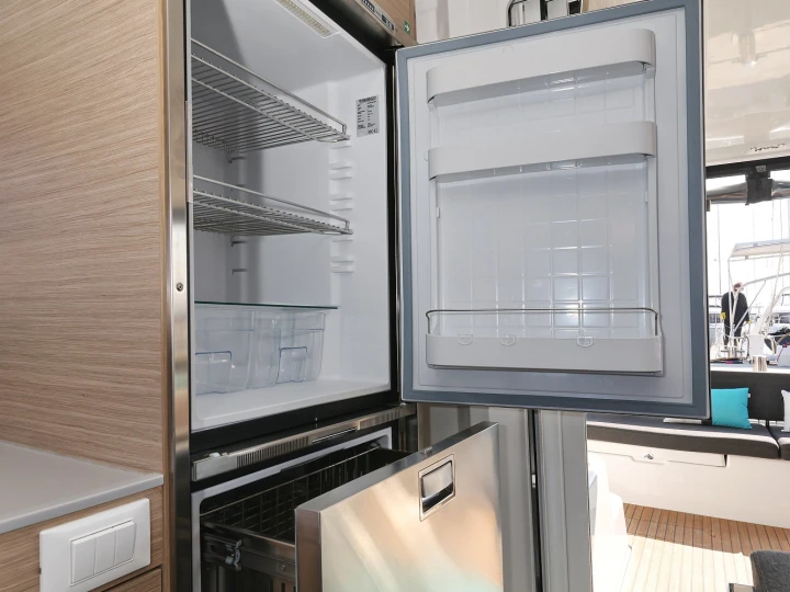 Noleggio Catamarano Lagoon con patente nautica