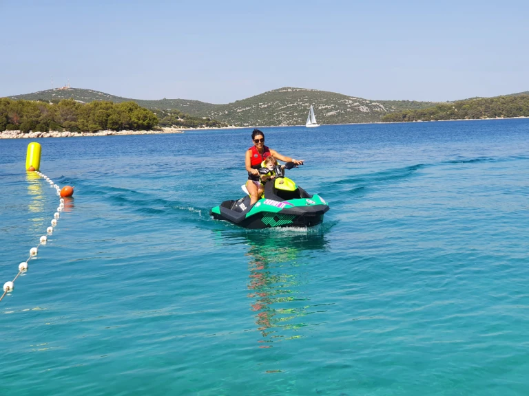 Noleggio a Jezera – Sea-Doo Spark su SamBoat