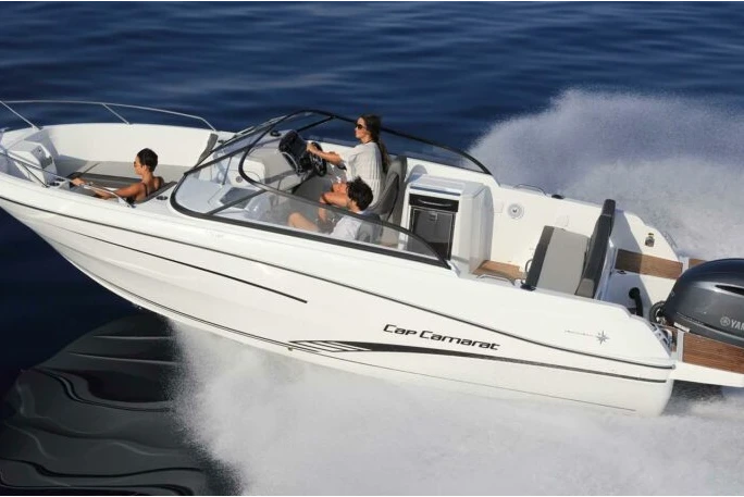 Noleggio Barca a motore Jeanneau con patente nautica