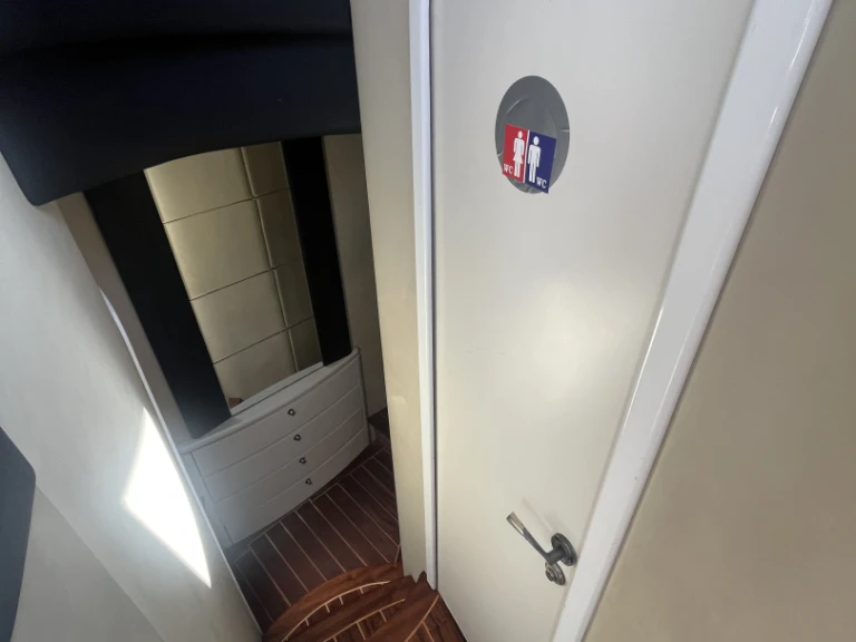 Noleggio barche Beşiktaş economico Absolute 43 Fly