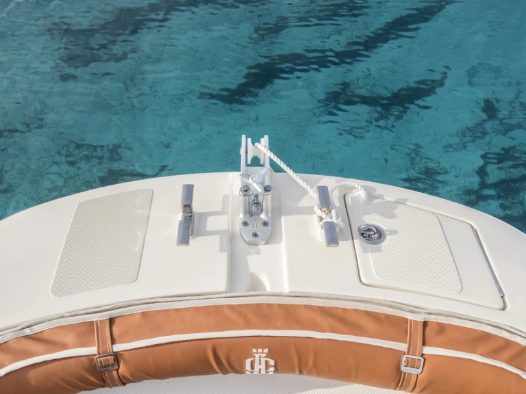 Noleggiare una Invictus  190FX a Fornells