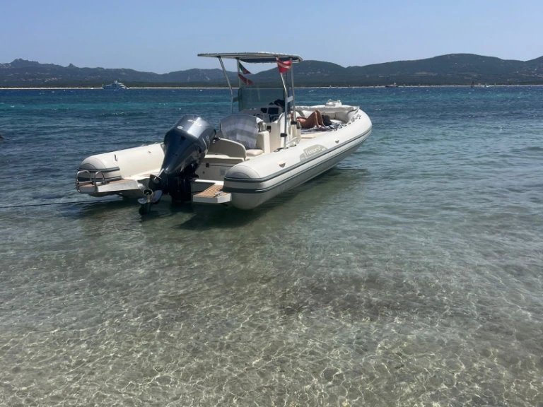 Noleggio a Palau – Capelli Tempest 900 su SamBoat