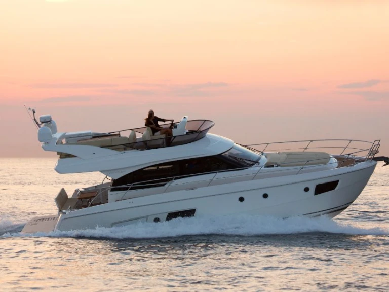 Noleggio Yacht di lusso a Podstrana – Bavaria Virtess 420 Fly