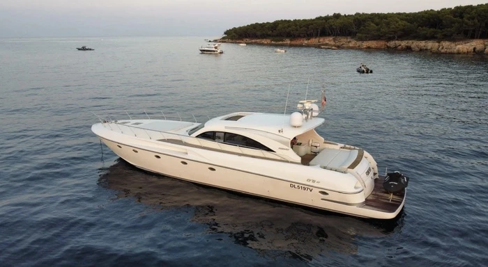 Noleggio barche Rizzardi 73 a Saint-Tropez su Samboat