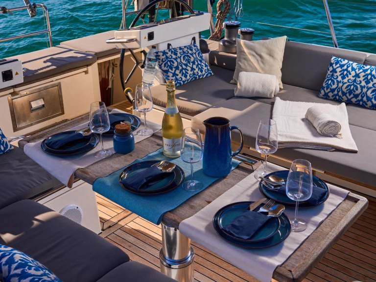 Noleggiare una Bavaria Bavaria C57 a Olbia