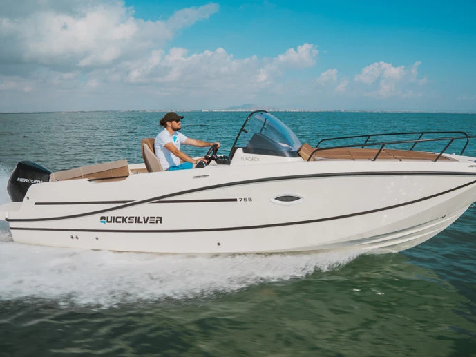 Noleggio Barca a motore a Trogir – Quicksilver Quicksilver Activ 755 Sundeck