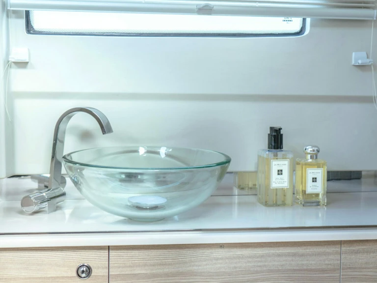 Barca a motore a noleggio a Trogir al miglior prezzo