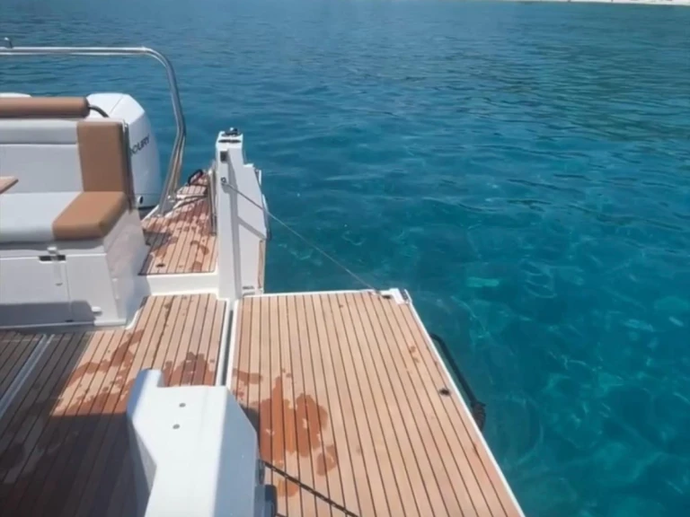 Noleggio barche Bénéteau Flyer 9 a Saint-Raphaël su Samboat