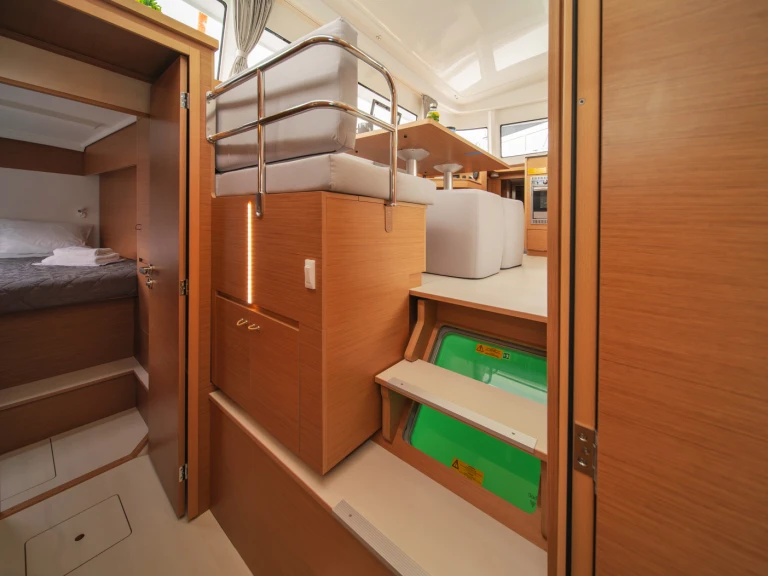 Noleggio Catamarano a Paros (Isola) – Excess Excess 11