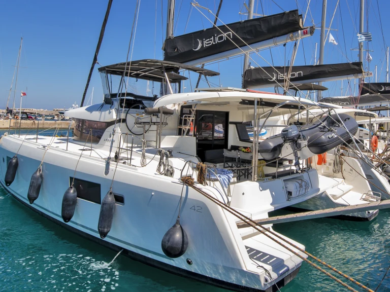 Noleggiare una Lagoon Lagoon 42 a Rodi (Citta)