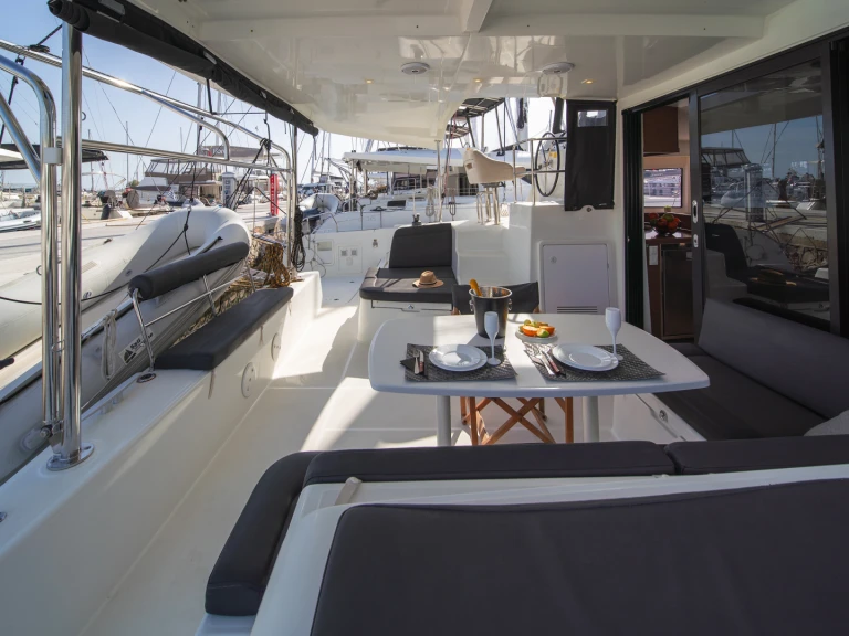 Noleggio barche Álimos economico Lagoon 42