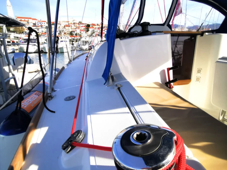 Noleggio Barca a vela a Zaravecchia (Biograd) – Jeanneau Sun Odyssey 33i