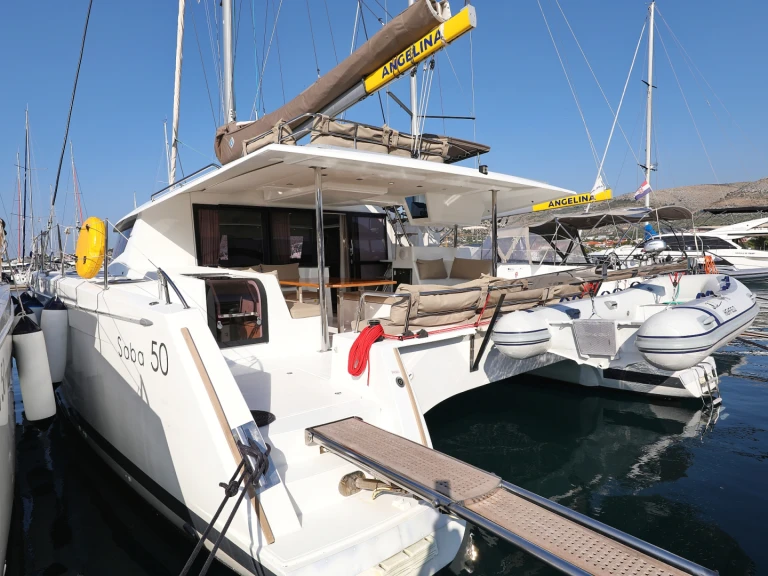 Noleggio Catamarano con o senza skipper Fountaine Pajot a Rogosnizza