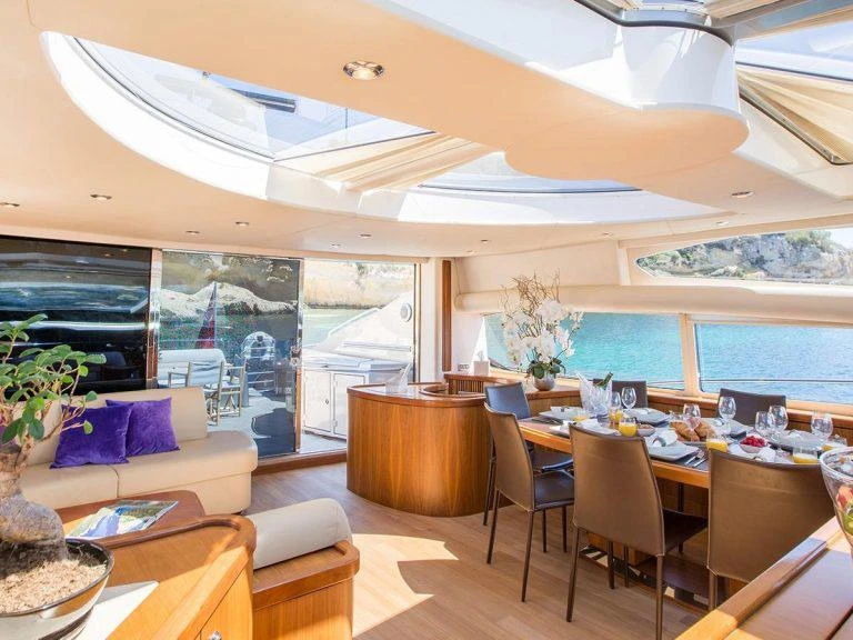 Noleggio barche Sunseeker Predator 82 a Mahón su Samboat