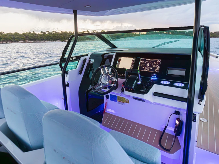 Noleggio barche Saxdor Saxdor 320 GTO a Trogir su Samboat