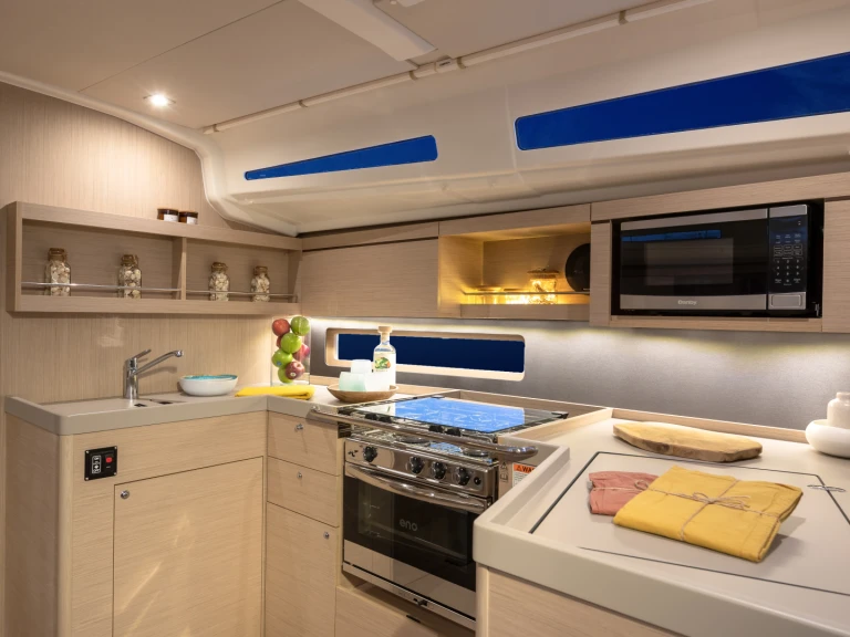 Noleggiare una Bénéteau Oceanis 41.1 a Road Town