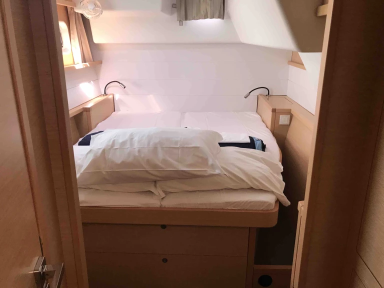 Lagoon Lagoon 450 F da affittare a  San Teodoro