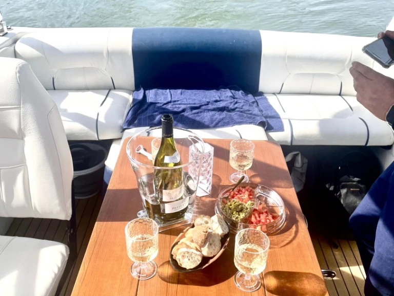 Barca a motore a noleggio a Port de Cannes Marina al miglior prezzo